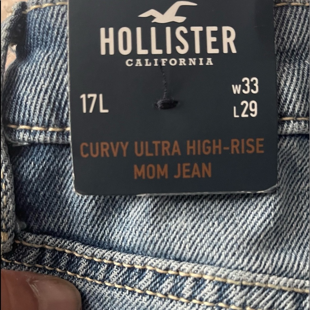 Hollister curvy Ultra high-rise mom jeans